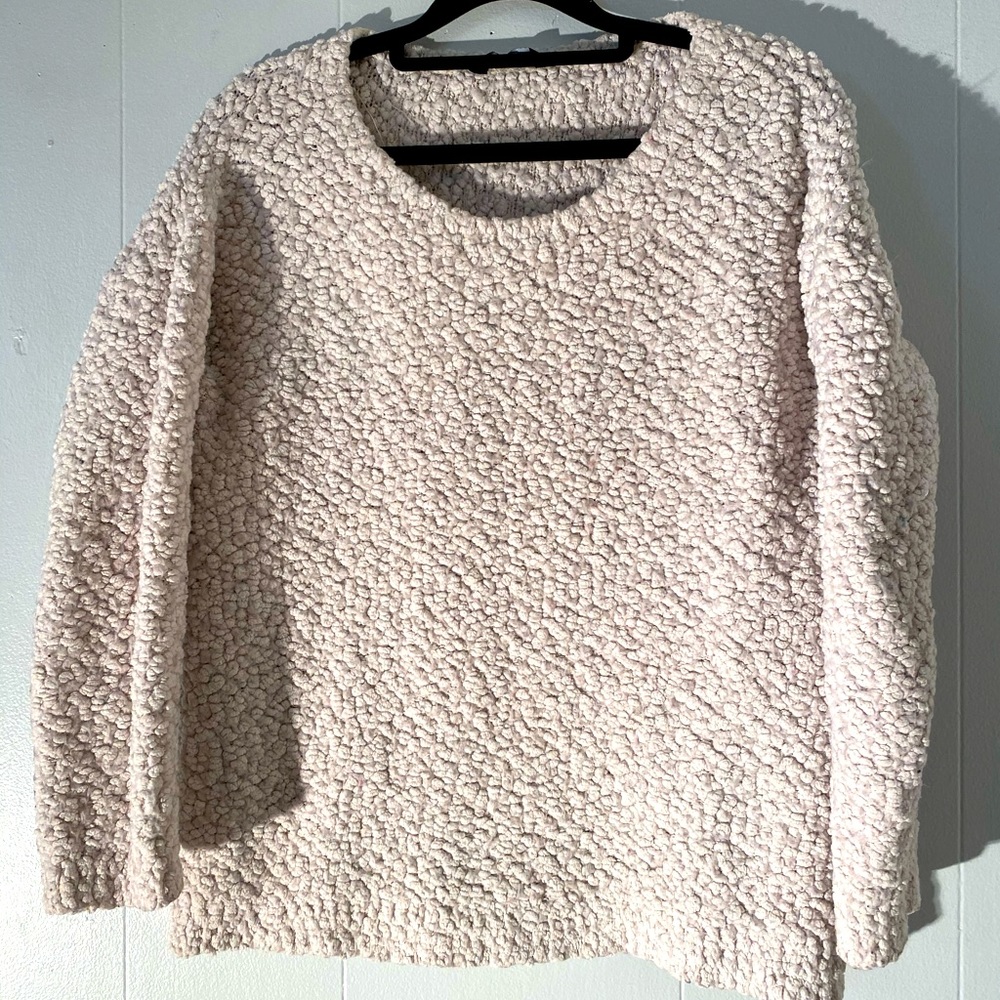 Knitted white pull over
